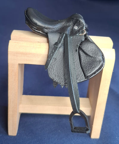 Selle anglaise noire (1:9)