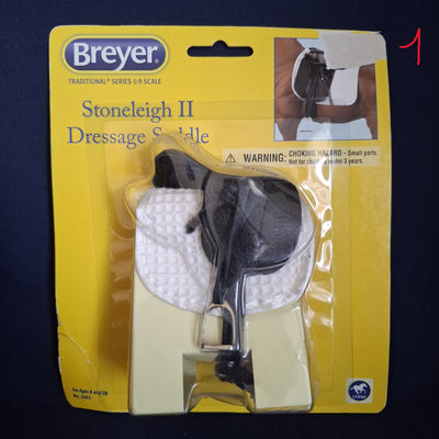 Breyer Traditionnel (1:9) 2465 -  Selle de dressage Stoneleigh II (boîte abîmée)