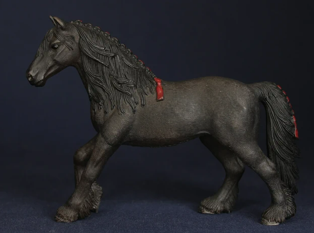 Schleich 13749 Jument Frisonne